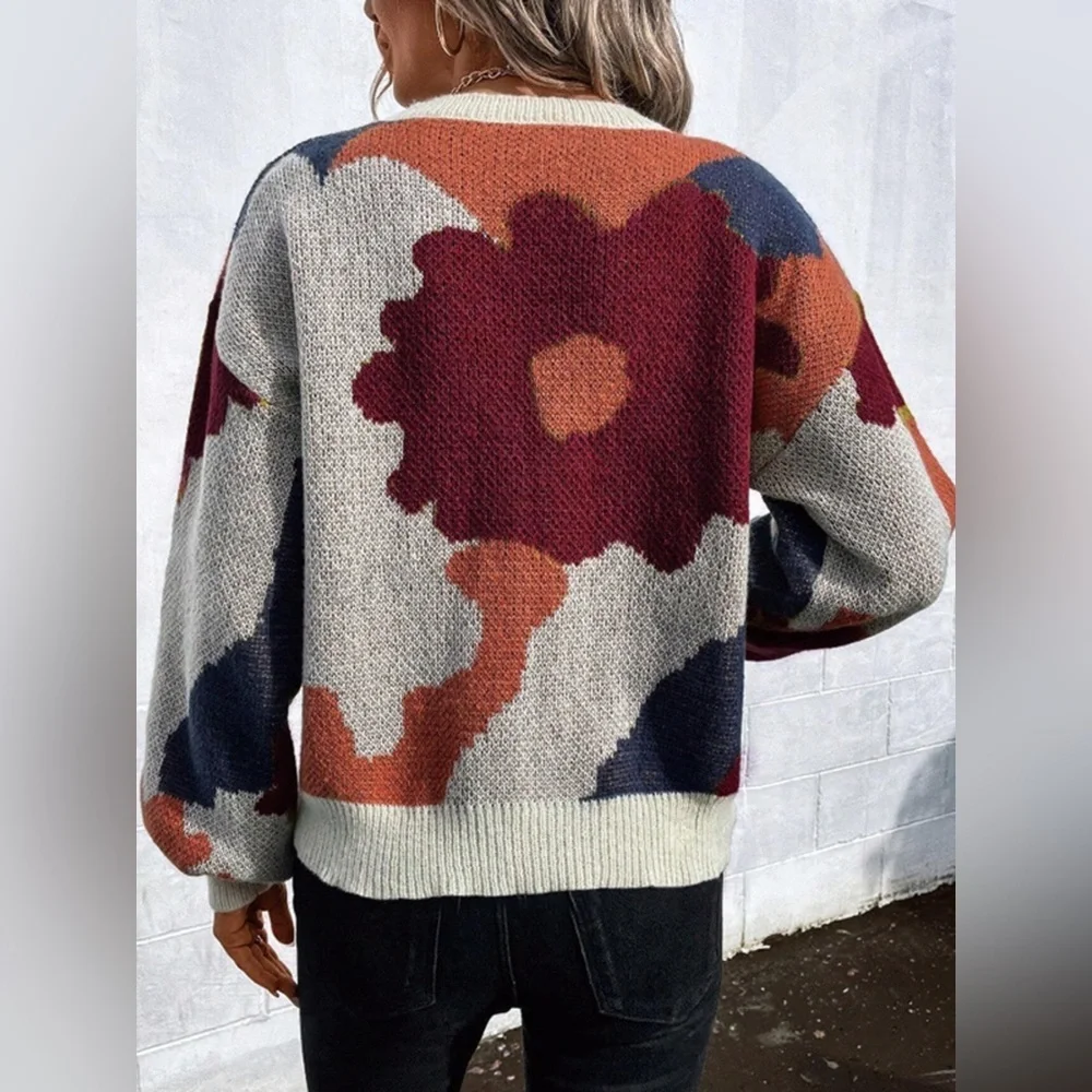 Floral Pattern Round Neck Sweater - Picture 2 of 16